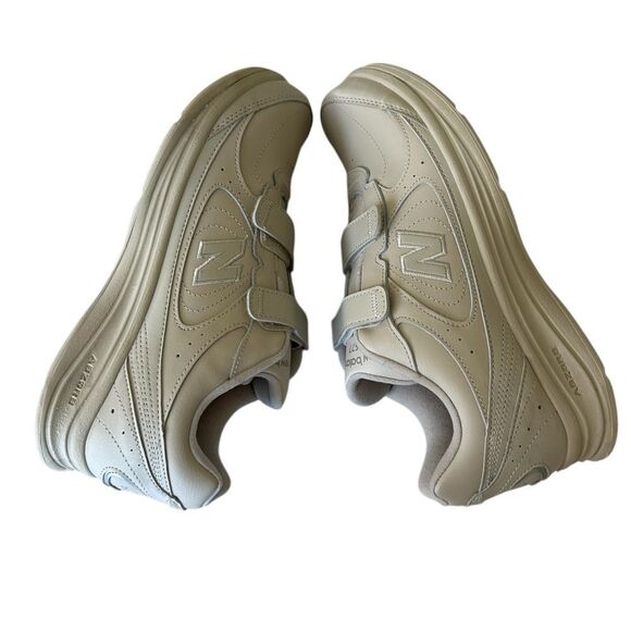 New Balance Walking Shoe WW577Hv1, Bone
Hook & Loop, size 10.5, NWT Display - Picture 3 of 14